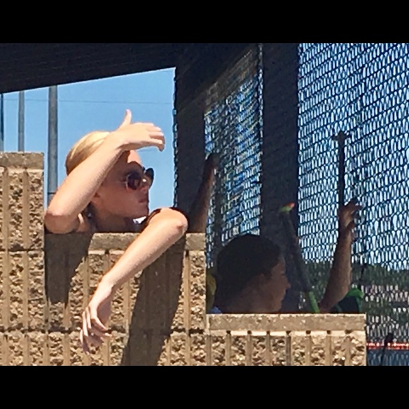 Meet your Posher, Tara - Picture 4 of 4